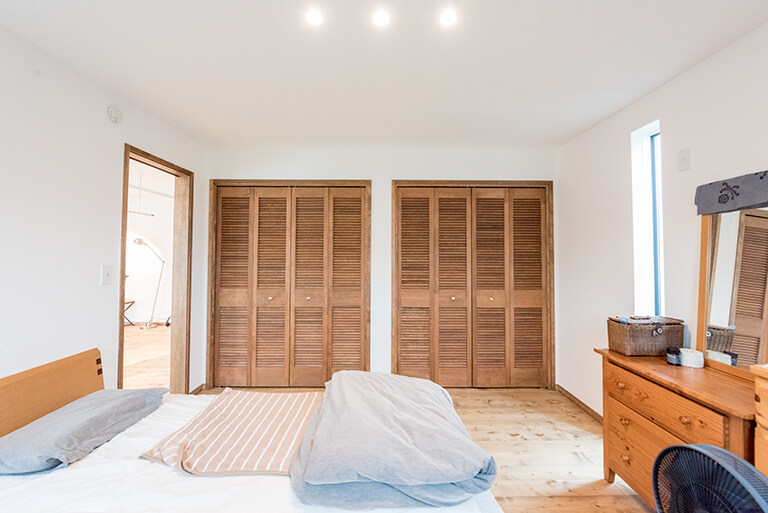寝室のクローゼット|秋田市 住宅 施工事例 ブルックで建てたお客様の暮らし方