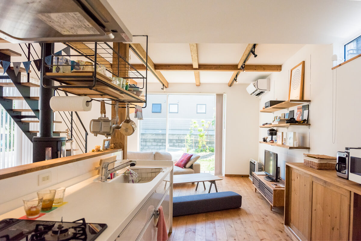 ゆったりとスペースを確保した動きやすいキッチン|秋田市の施工事例 ブルックのお客様の暮らし方