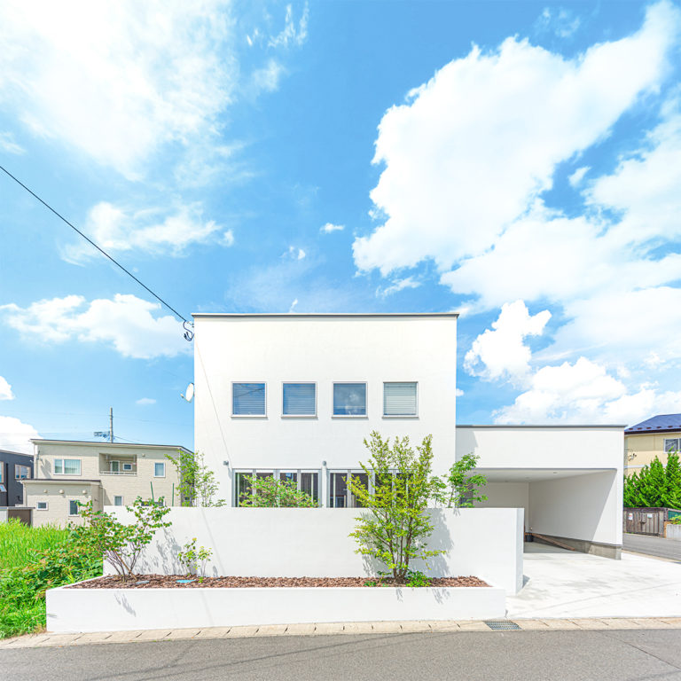 秋田市桜台の家 | エクステリアとトータルでデザインされた実用性と開放感を兼ね備えた家