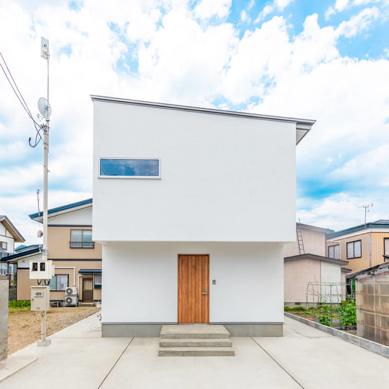 富士見町の家 | 狭小地へのアプローチ