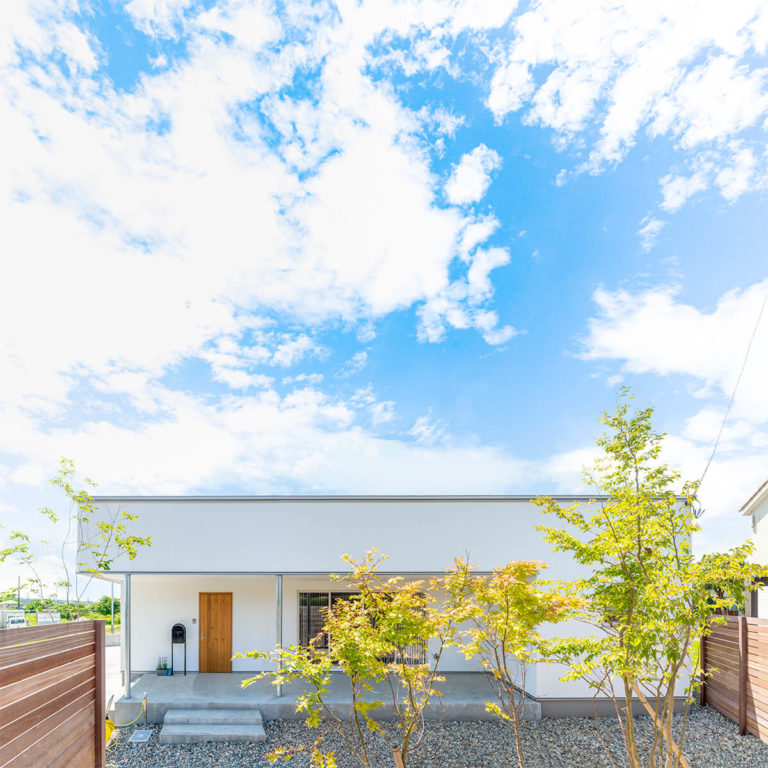 仁井田の家 | ライフスタイルが明確な夫婦の端正な平屋